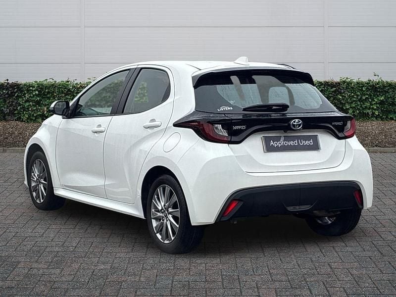 Used Toyota Yaris Hybrid 2023 White Hatchback
