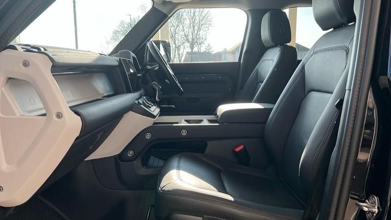 Used Land Rover Defender S 250 HP (183 kW) 2024 Black SUV