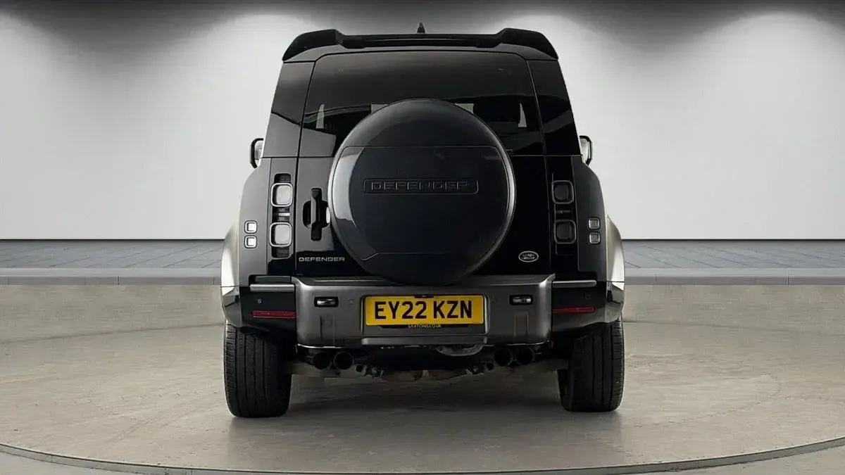 Used Land Rover Defender Carpathian Edition 525 HP (386 kW) 2021 Carpathian grey SUV