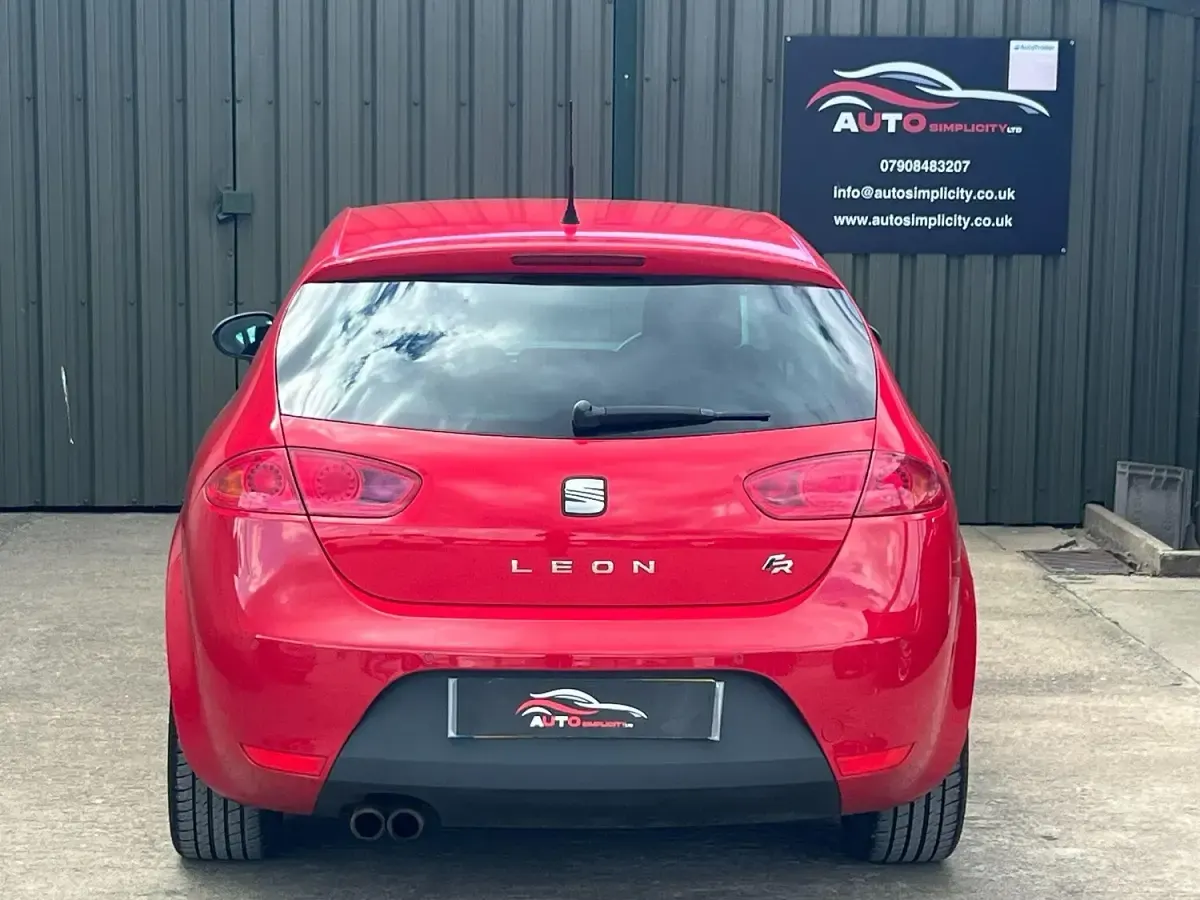 Used Seat Leon FR 211 HP (155 kW) 2010 Red Hatchback