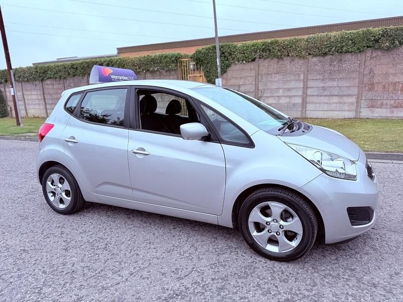 Silver Used 2013 Kia Venga 2 Hatchback | £2,299 (Good price) - Image 1/4