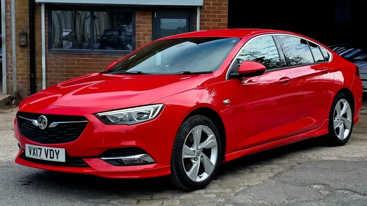 Used Vauxhall Insignia SRi 2017 Red Hatchback