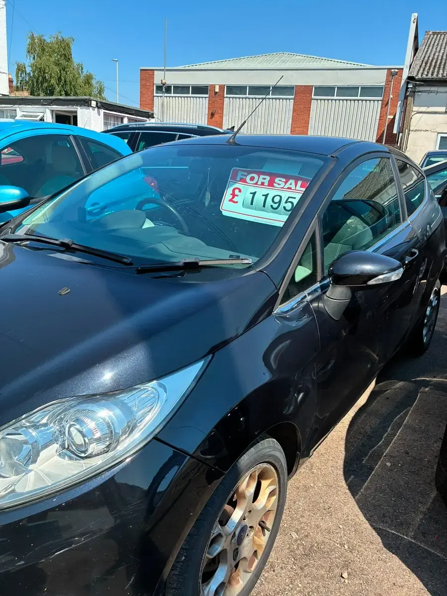 Used Ford Fiesta Zetec 82 HP (60 kW) 2011 Black Hatchback