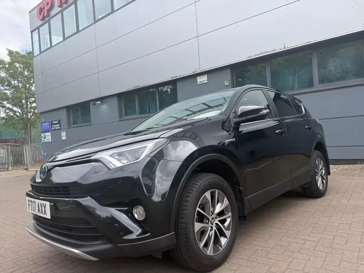 Used Toyota RAV4 Business Edition 197 HP (144 kW) 2017 Black SUV