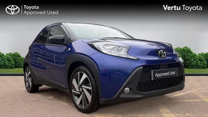 Used Toyota Aygo X 72 HP (52 kW) 2023 Blue SUV