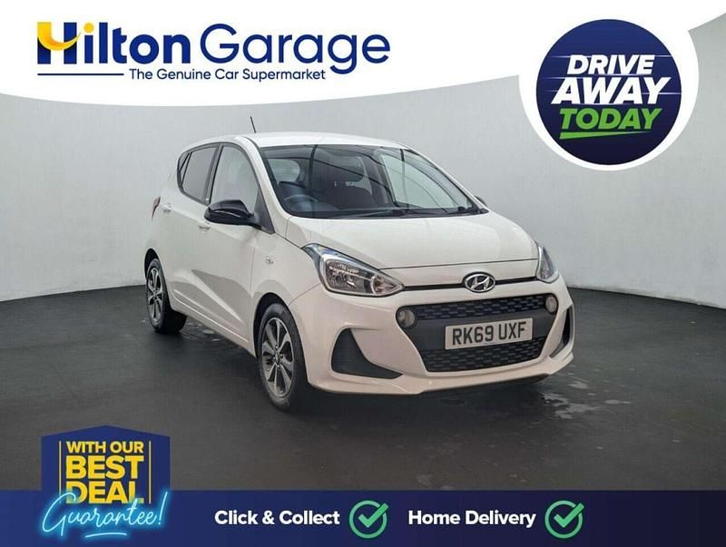 Used Hyundai i10 67 HP (49 kW) 2019 White Hatchback