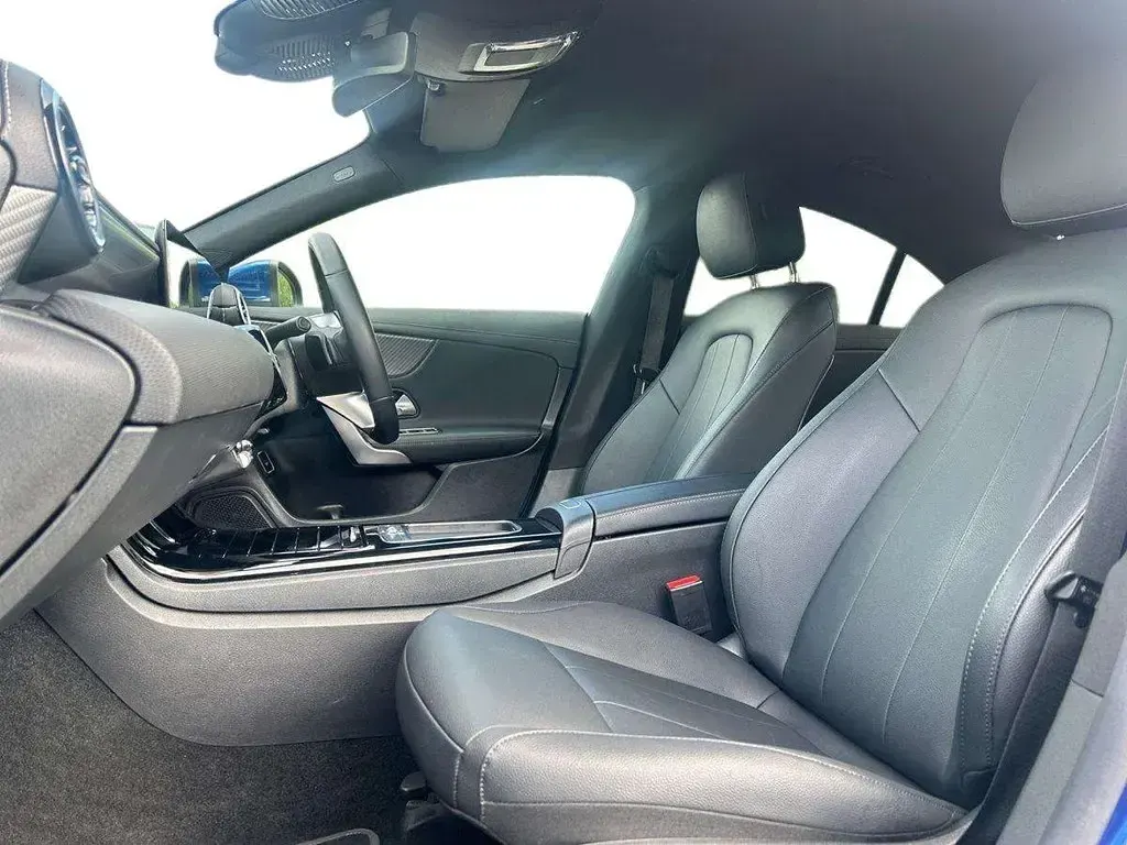 Usado Mercedes CLA180 Executive 134 HP (98 kW) 2025 Azul Sedan