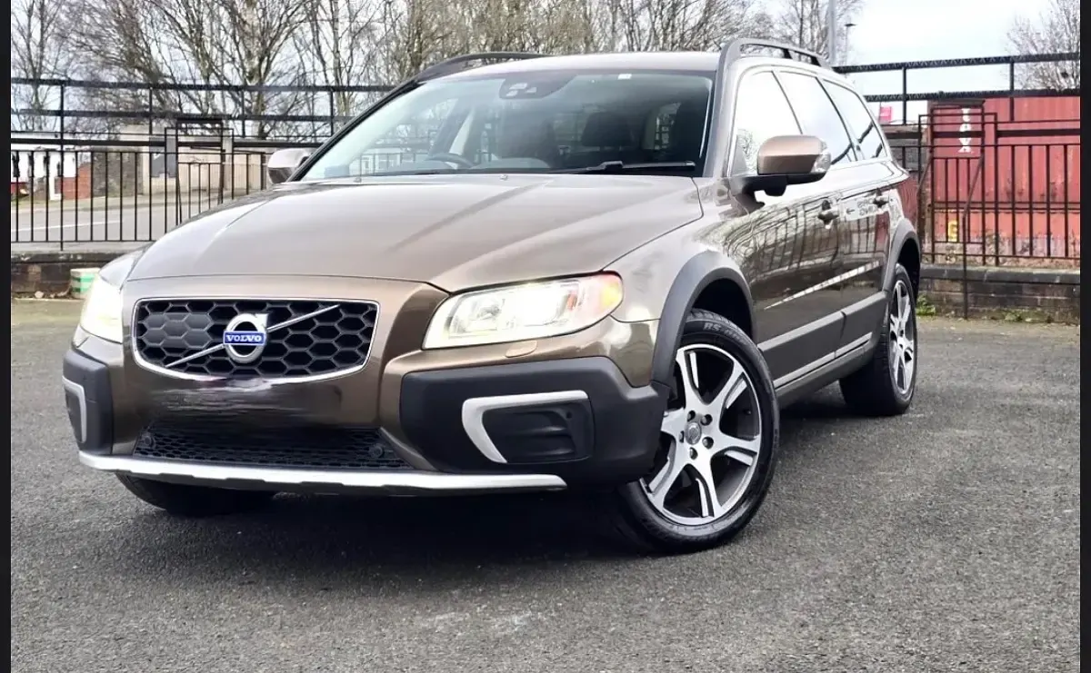 Used Volvo XC70 SE Lux 304 HP (223 kW) 2014 Bronze Estate
