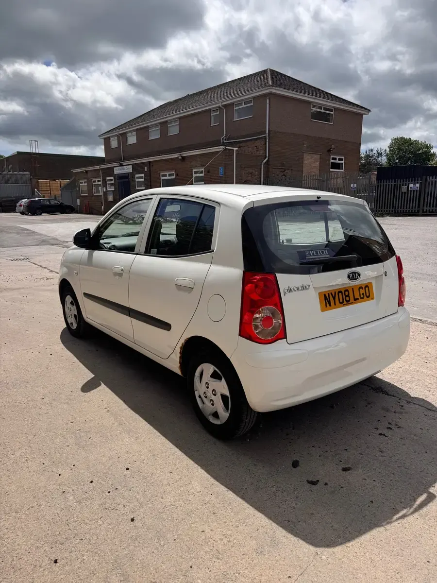 Used Kia Picanto 2008 White Hatchback