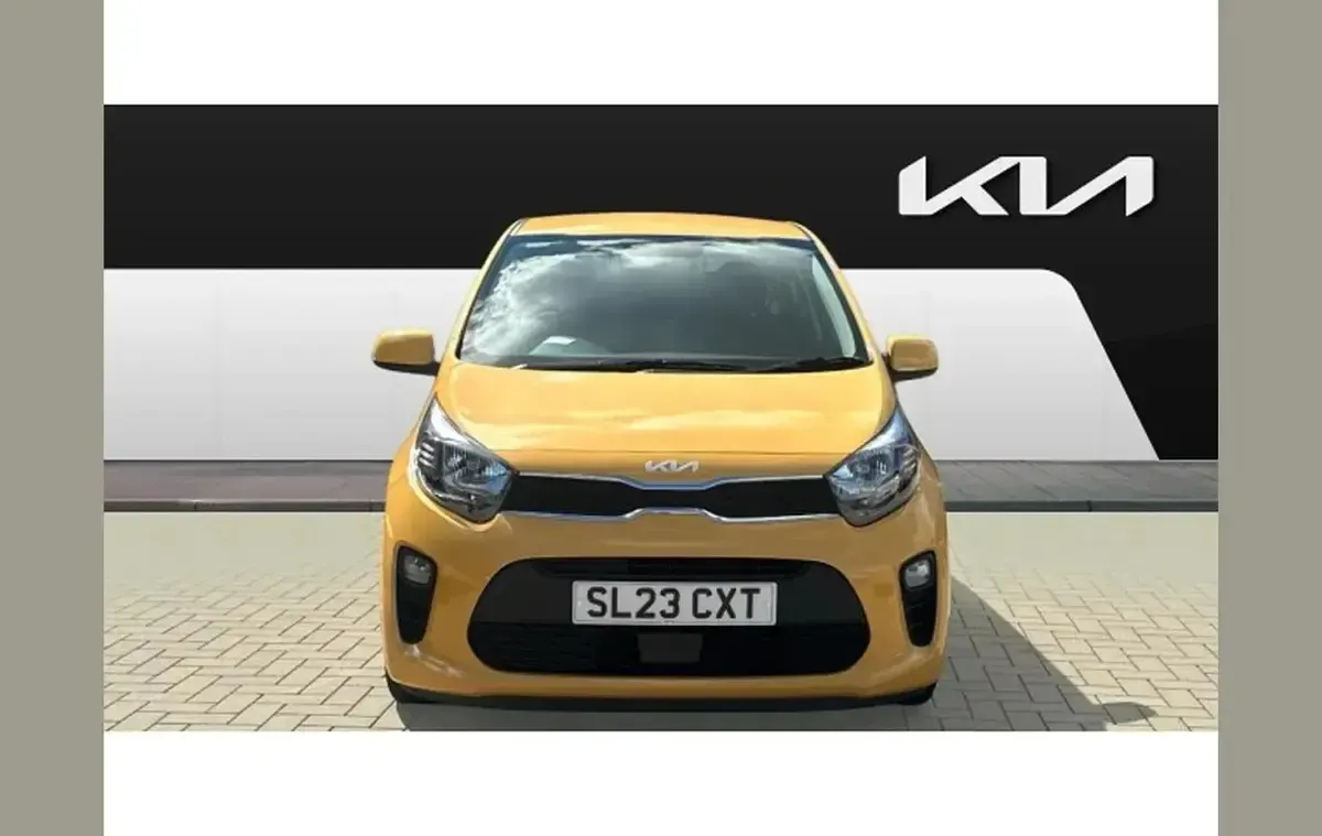Used Kia Picanto 65 HP (47 kW) 2023 Yellow Hatchback