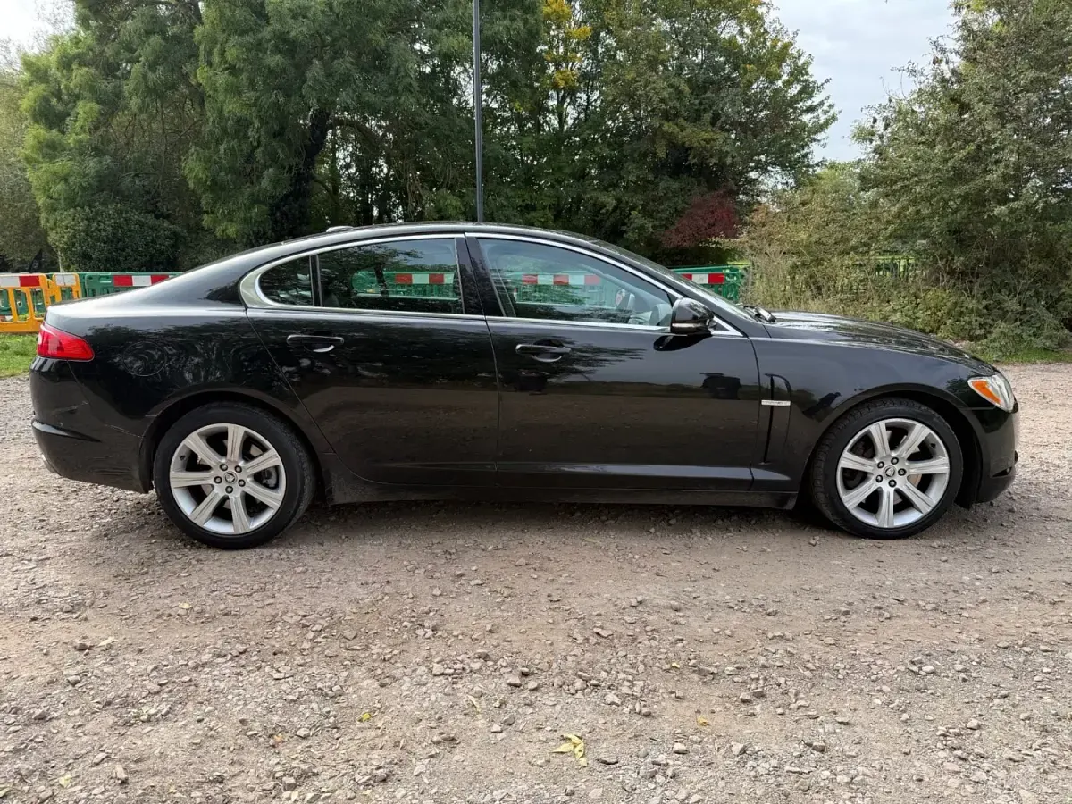 Second-hand Jaguar XF Luxury 2010 Negru Berlinǎ