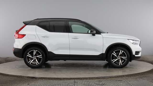 Used Volvo XC40 R-Design 194 HP (142 kW) 2022 SUV