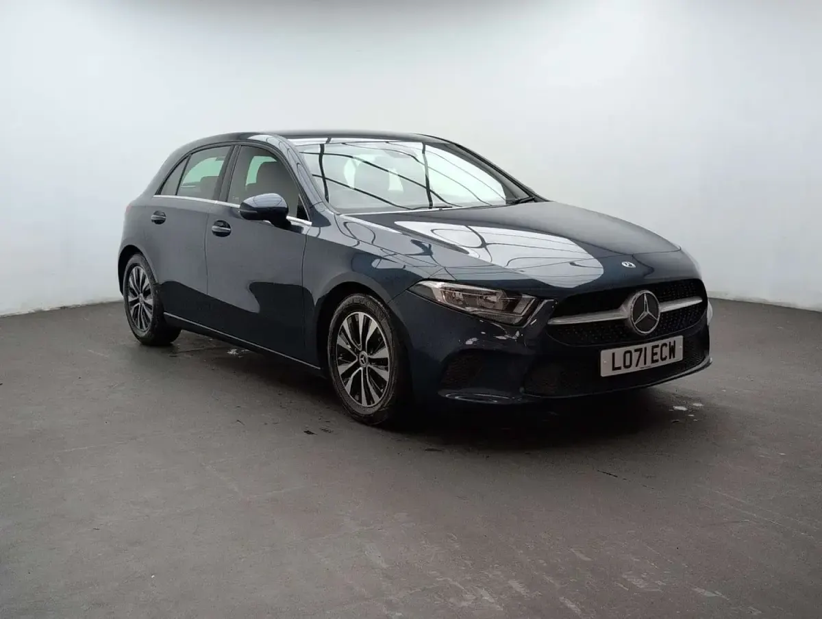 Used Mercedes A180 SE 136 HP (100 kW) 2022 Blue Hatchback