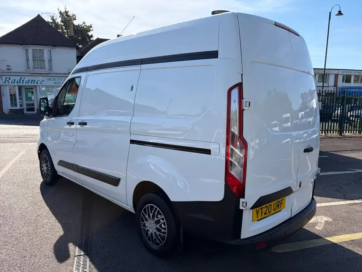 Used Ford Transit Custom S 105 HP (77 kW) 2020 White Van