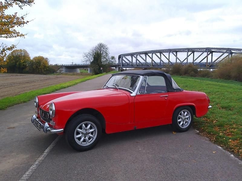 Red Used 1971 MG Midget Cabriolet | £3,995 - Image 1/4