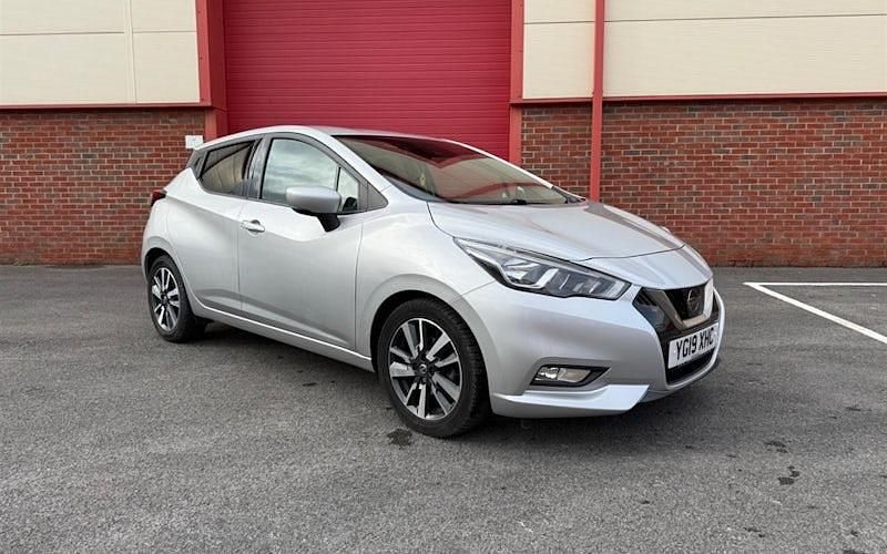 Used Nissan Micra N-Connecta 90 HP (66 kW) 2019 Silver Hatchback
