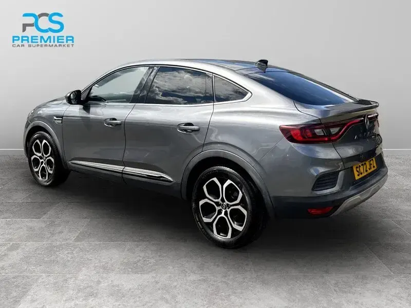 Used Renault Arkana Version S 142 HP (104 kW) 2022 Metallic grey SUV