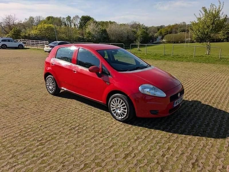 Red Used 2010 Fiat Grande Punto Active Hatchback | £1,495 (Fair price) - Image 1/4