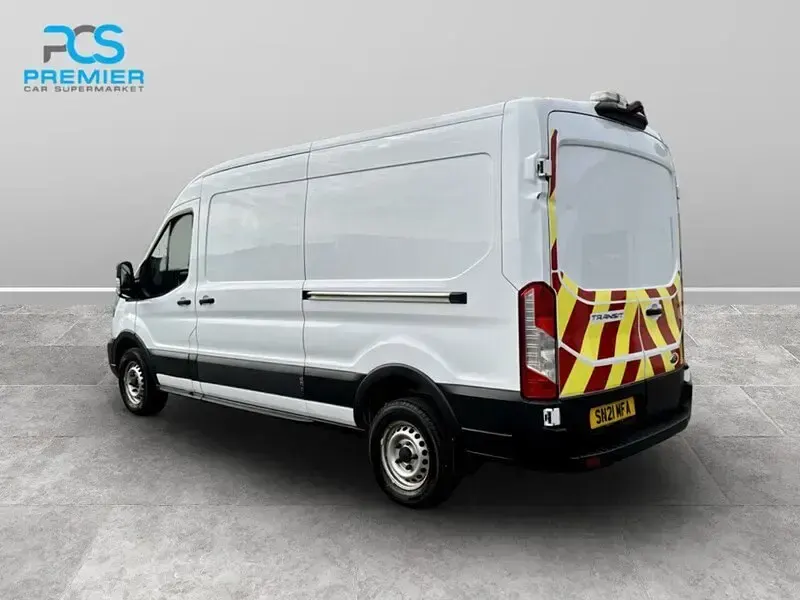 Usado Ford Transit 170 CV (125 kW) 2021 Blanco Van
