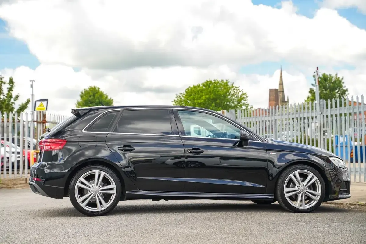 Usado Audi A3 S-Line 150 HP (110 kW) 2020 Preto Sedan