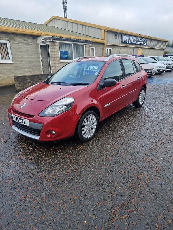 Used Renault Clio GrandTour Dynamique 2011 Red Estate