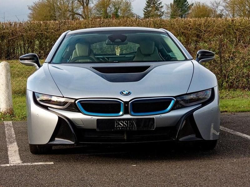 Used BMW i8 Pure Impulse 362 HP (266 kW) 2015 Silver Coupe