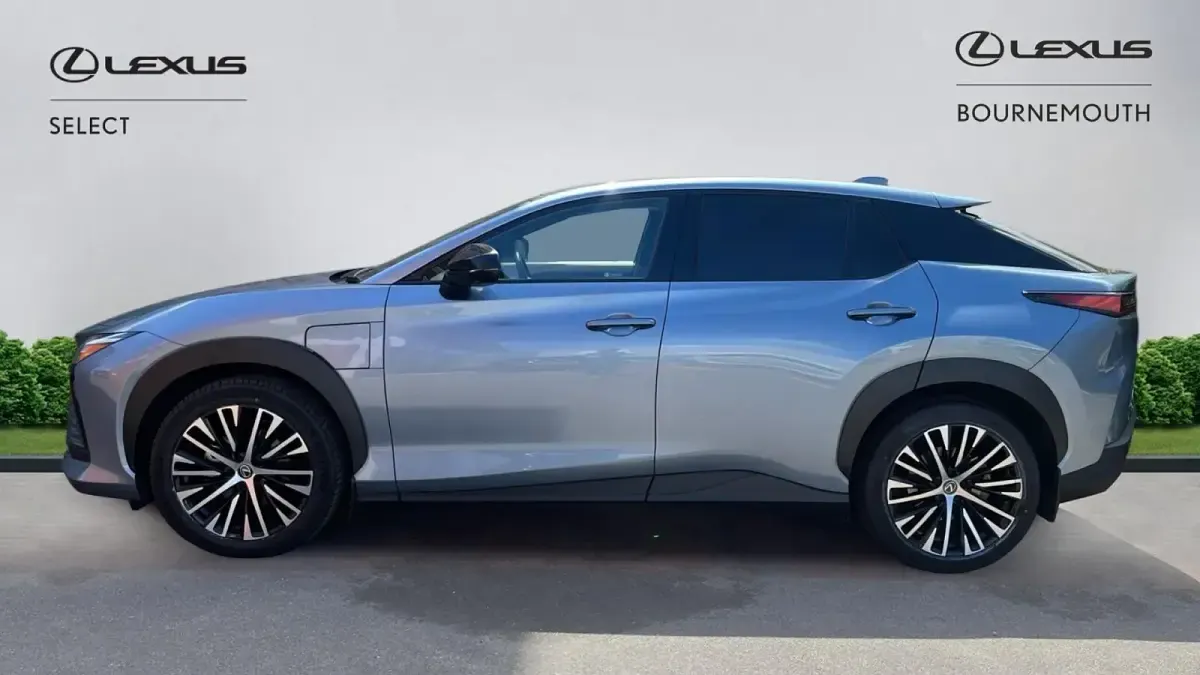 Käytetty Lexus RZ 450e 230 kW (313 HP) 2024 Sininen Katumaasturi