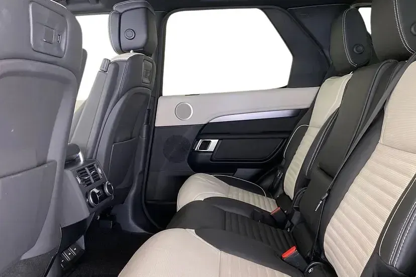 Used Land Rover Discovery HSE Dynamic 360 HP (264 kW) 2023 Carpathian grey SUV
