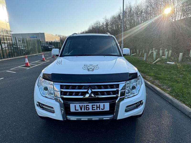 Used Mitsubishi Shogun 187 HP (137 kW) 2016 White SUV