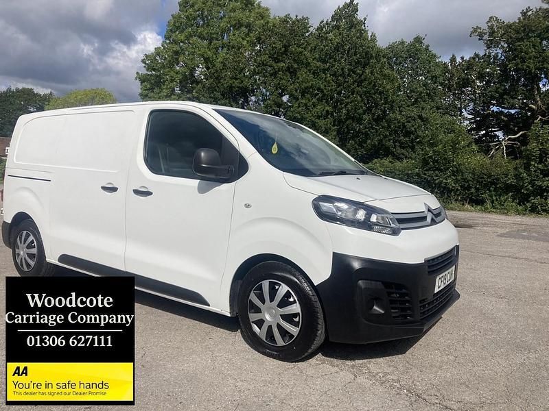 White Used 2019 Citroën Dispatch MPV | £7,495 (Good price) - Image 1/4