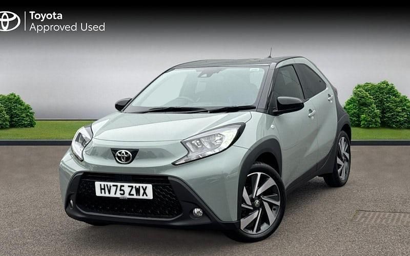 Used Toyota Aygo X 72 HP (52 kW) 2025 Tarragon bitone SUV