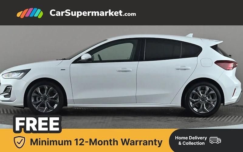Used Ford Focus ST-Line 125 HP (91 kW) 2023 White Hatchback