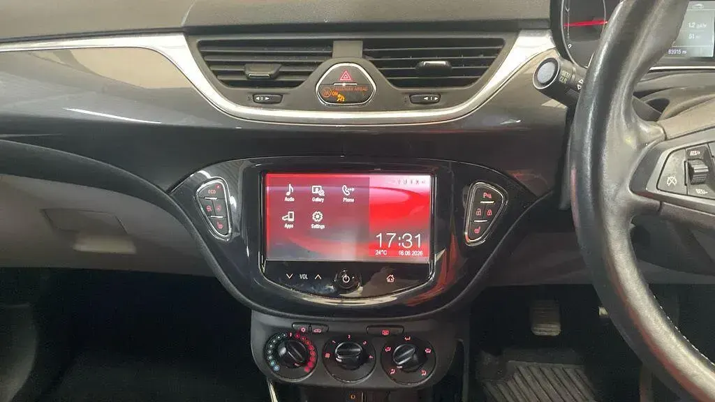 Used Vauxhall Corsa 2015 White Hatchback