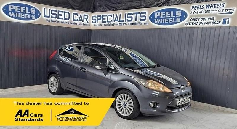 Used Ford Fiesta Titanium 94 HP (69 kW) 2009 Grey Hatchback
