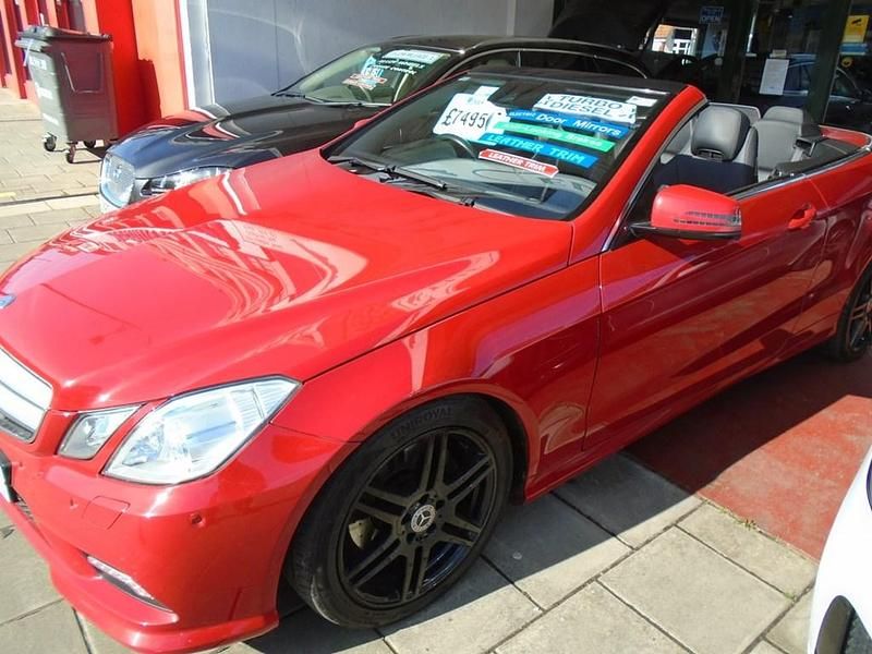 Begagnad Mercedes E350 2010 Röd Cab
