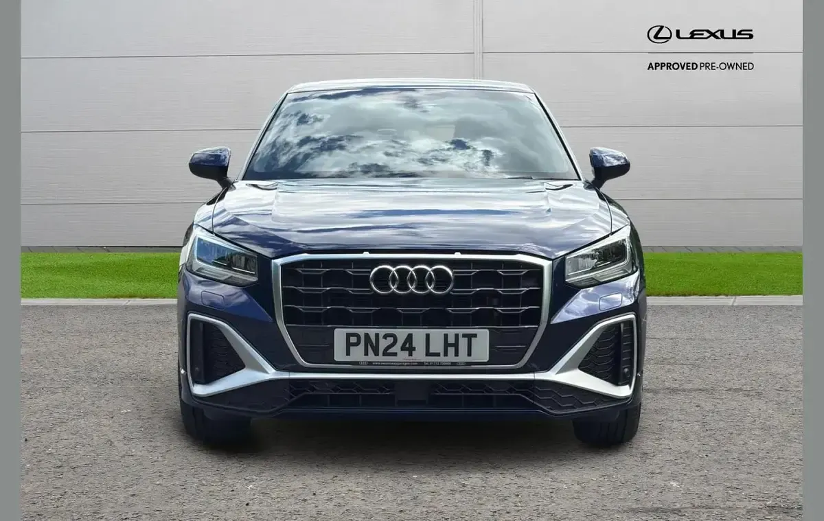 Used Audi Q2 S-Line 108 HP (79 kW) 2024 Blue SUV