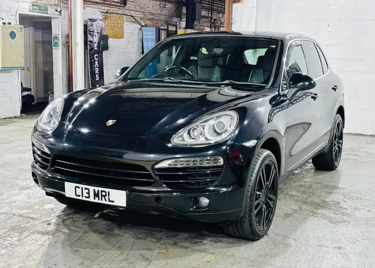 Used Porsche Cayenne 245 HP (180 kW) 2011 Black SUV