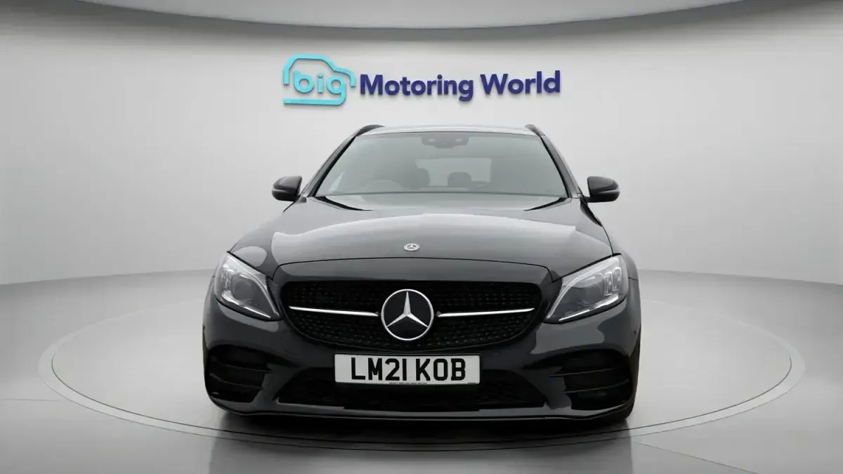 Begagnad Mercedes C200 AMG line 2021 Svart Kombi