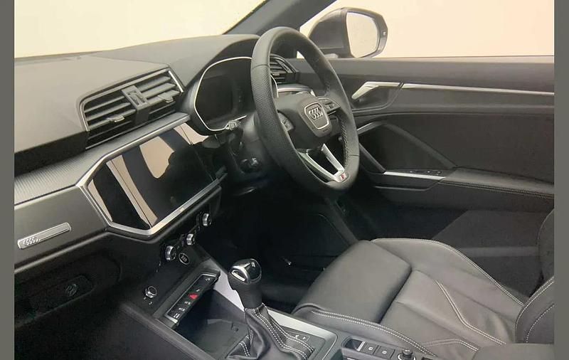 Used Audi Q3 S-Line 150 HP (110 kW) 2024 Grey SUV