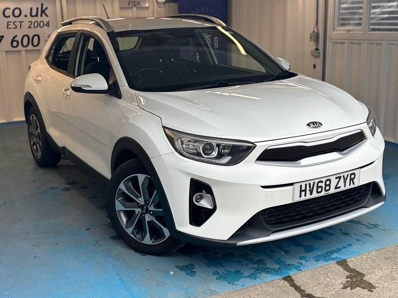 White Used 2018 Kia Stonic SUV | £7,990 (Fair price) - Image 1/3