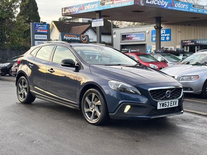 Blue Used 2013 Volvo V40 Hatchback | £4,395 (Fair price) - Image 1/4
