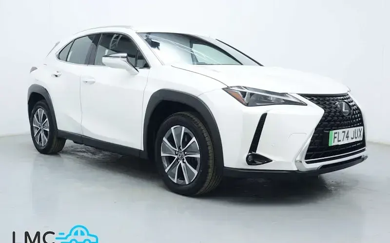 Usado Lexus UX 150 kW (204 HP) 2024 SUV
