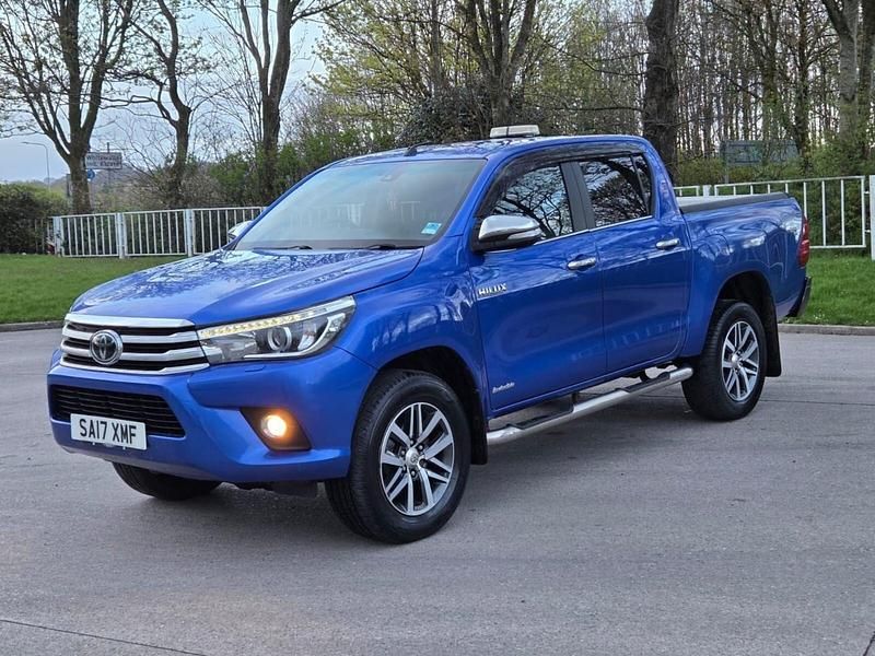 Usado Toyota HiLux 150 HP (110 kW) 2017 Azul Pickup