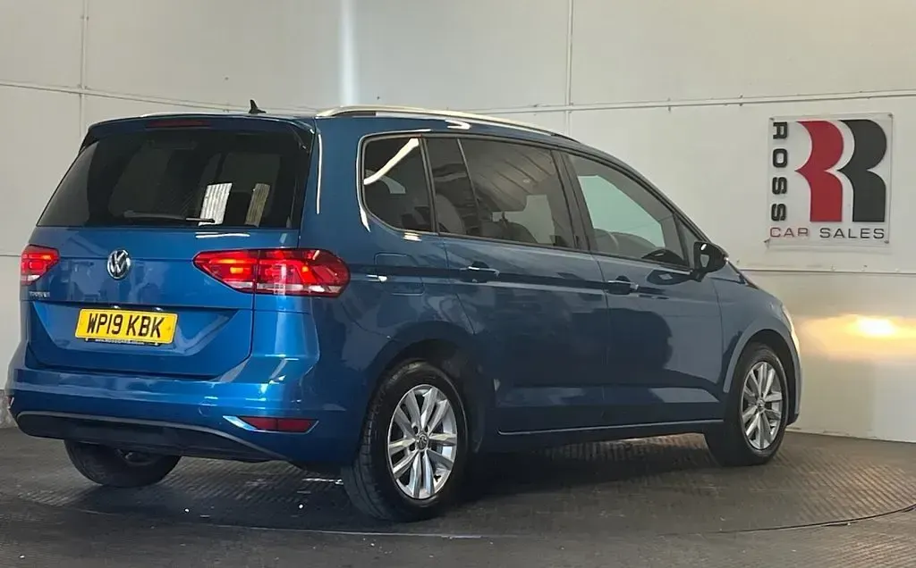 Used VW Touran Family 115 HP (84 kW) 2019 Blue MPV