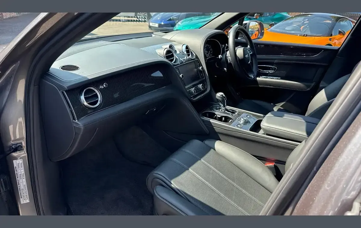 Used Bentley Bentayga 550 HP (404 kW) 2020 Grey SUV
