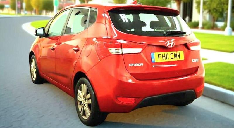 Used Hyundai ix20 Active 123 HP (90 kW) 2011 Red Hatchback