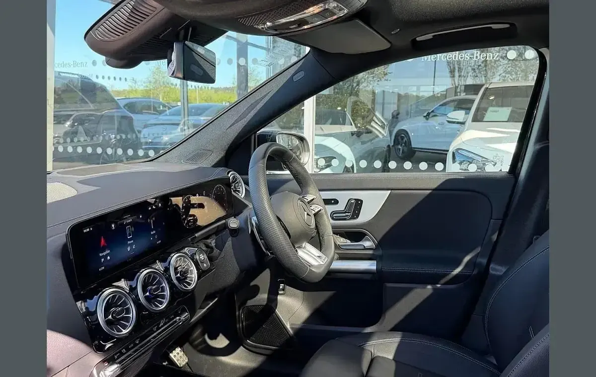 Usado Mercedes GLA35 AMG Premium Plus 301 HP (221 kW) 2024 Preto SUV