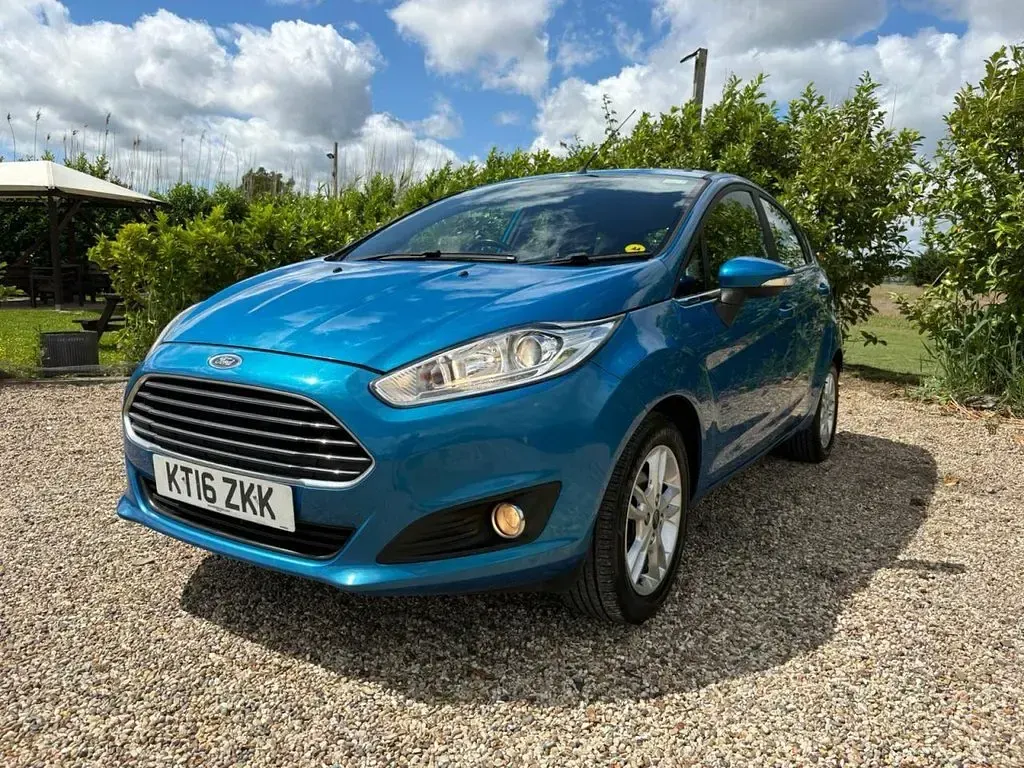 Used Ford Fiesta Zetec 2016 Blue Hatchback
