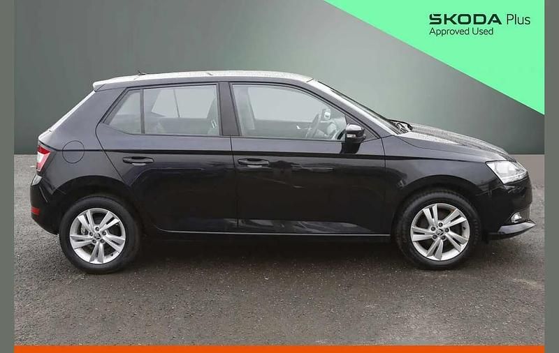 Used Skoda Fabia SE 73 HP (53 kW) 2019 Black magic pearlescent Hatchback
