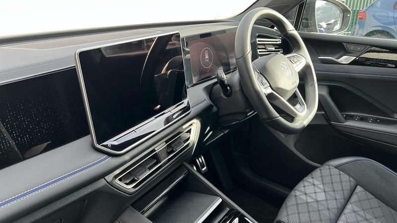 Used VW Tiguan R-line 150 HP (110 kW) 2025 Urano grey SUV